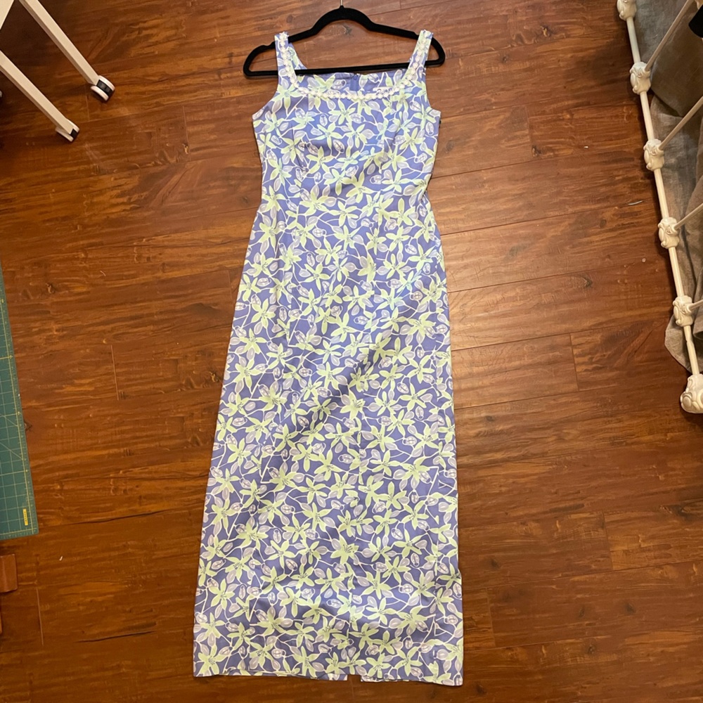 Lilly Pulitzer maxi dress. Clean and crisp. Back zipper